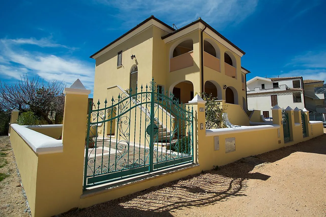 Villa Le Residenze Del Maria Rosaria - Vico Friuli 1 Orosei 0*,